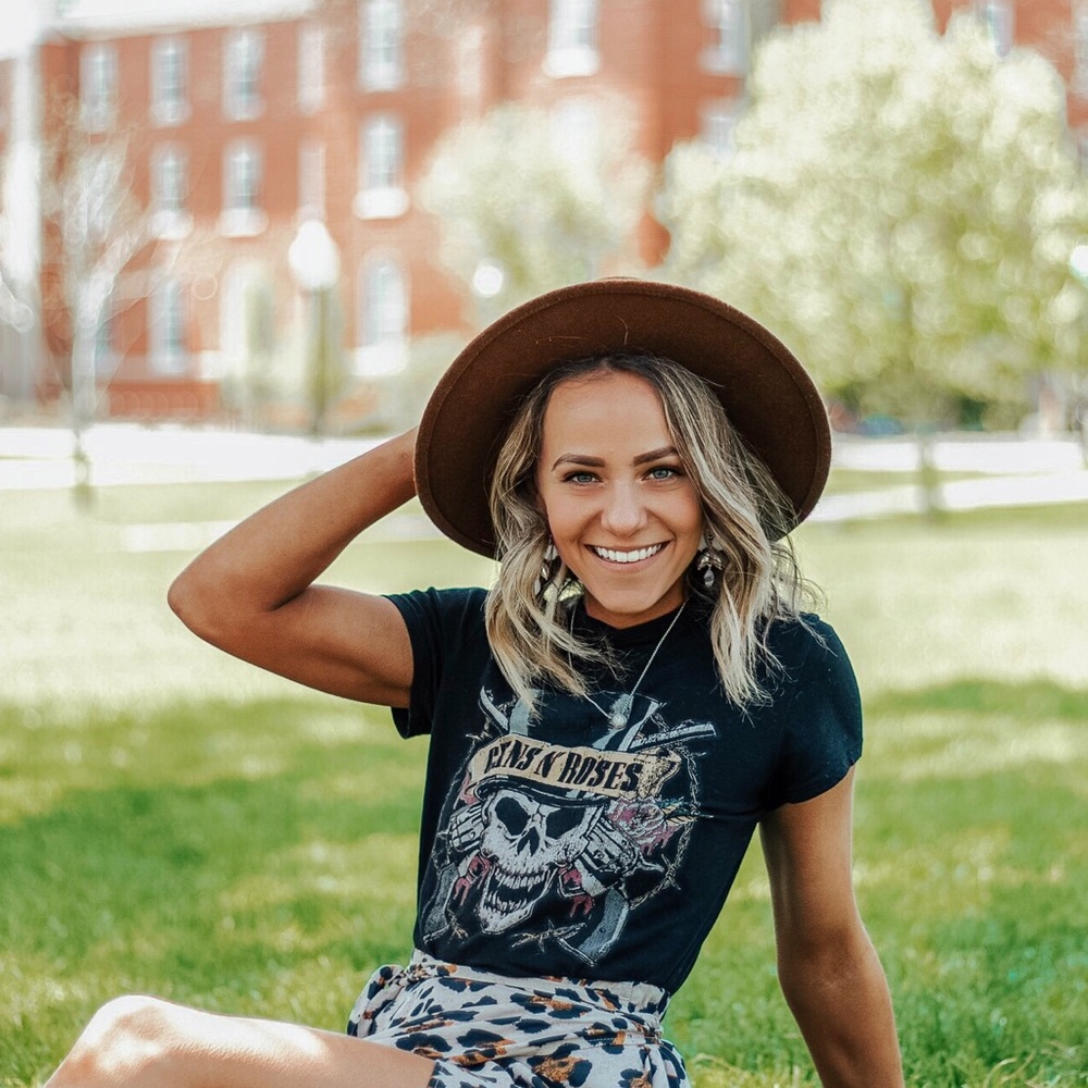 Meet your Posher, Sabrina